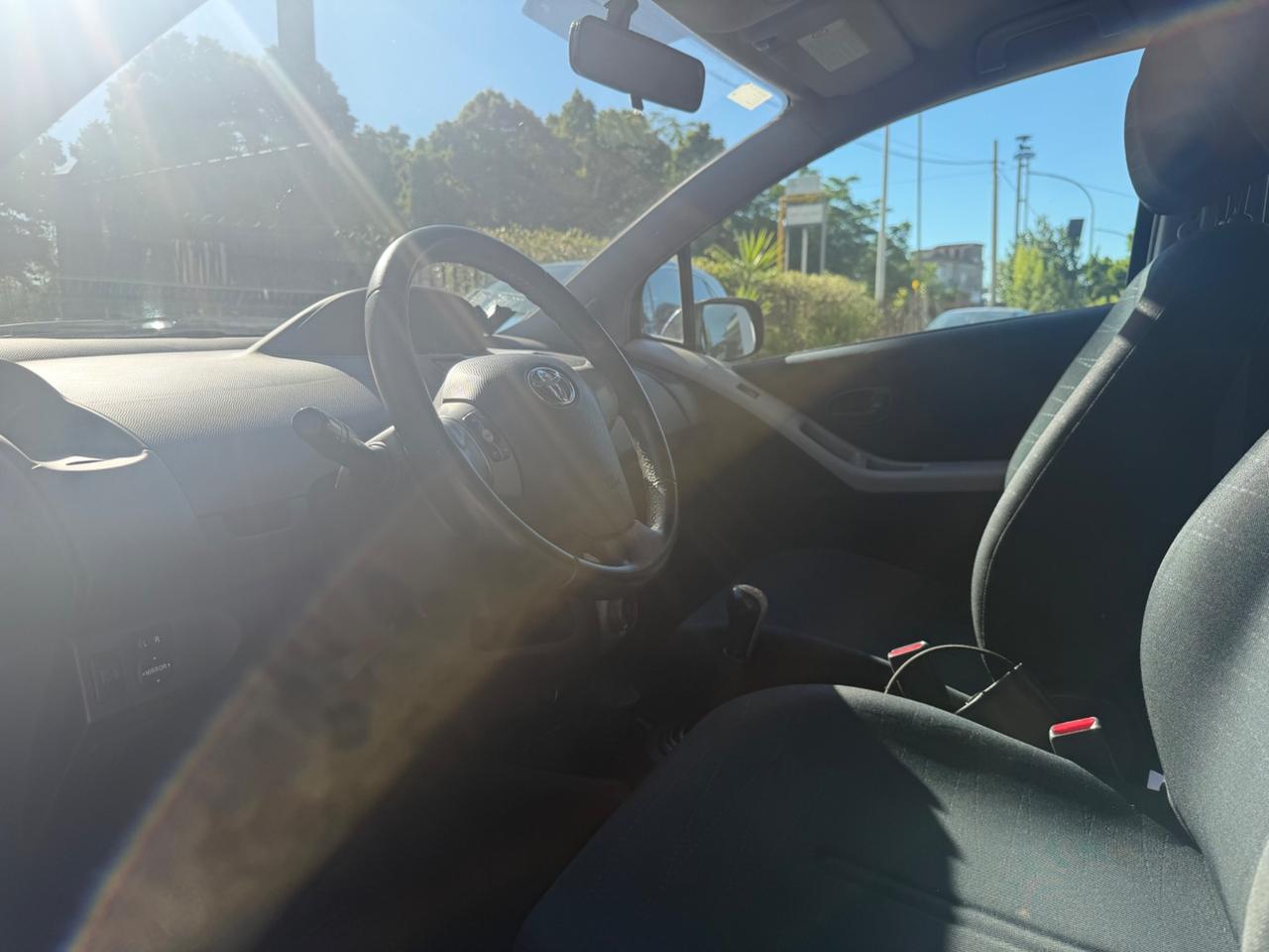Toyota Yaris 1.0 5 porte Sol