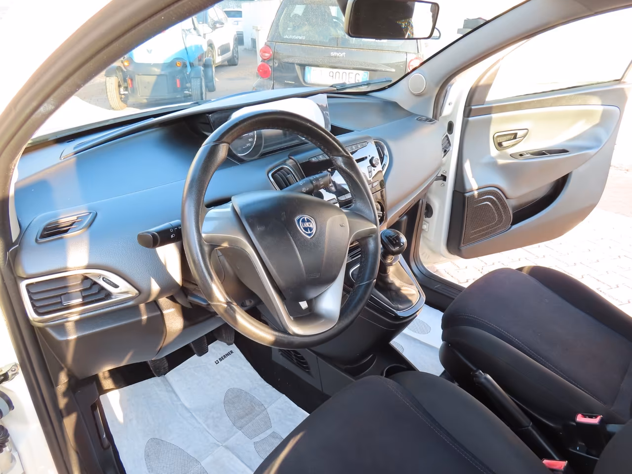 Lancia Ypsilon 1.2 69 CV 5 porte Gold SOLO 110.000 KM
