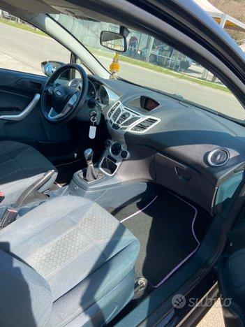 FORD Fiesta 1.4 BENZINA GPL TITANIUM