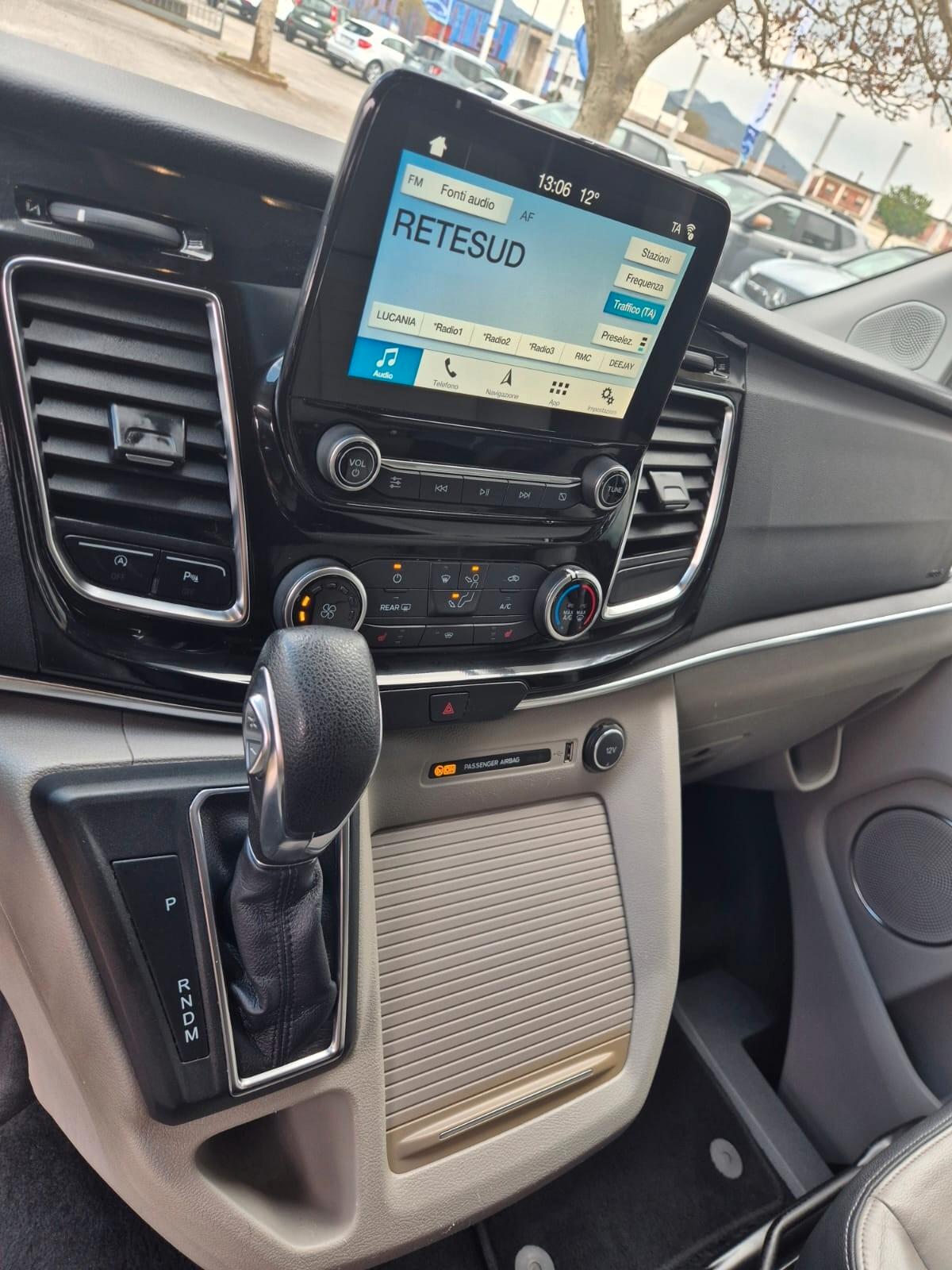 Ford Tourneo Custom 310 2.0 TDCi 170CV PC Titanium