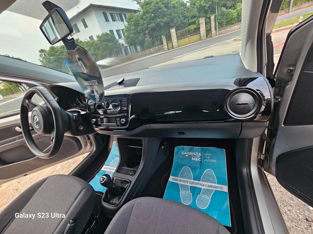 Volkswagen up! Move up!