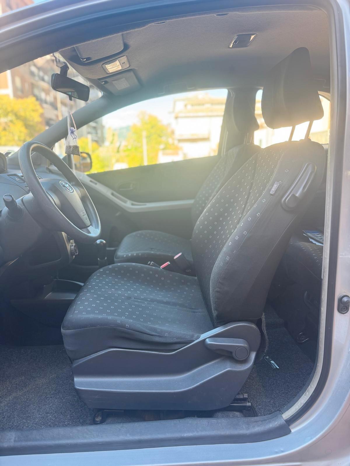 Toyota Yaris Verso 1.3i 16V cat Luna '03