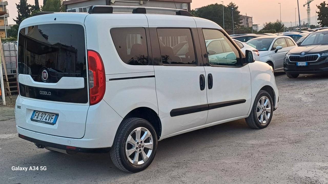 Fiat Doblo Natural Power Lounge 7 posti