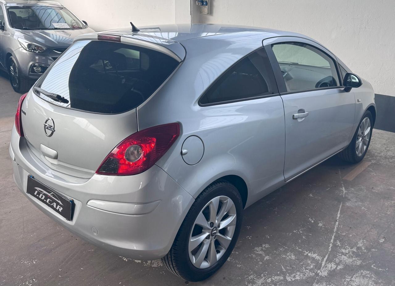 Opel Corsa 1.2 3 porte