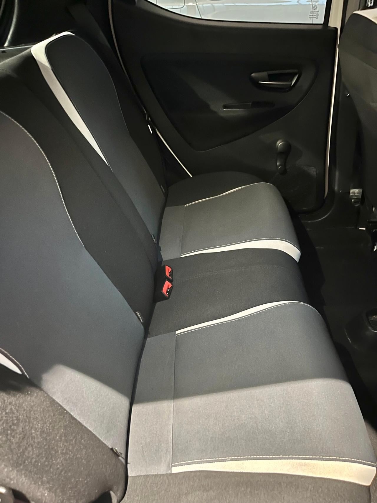 Lancia Ypsilon 0.9 TwinAir 85 CV Metano Elefantino