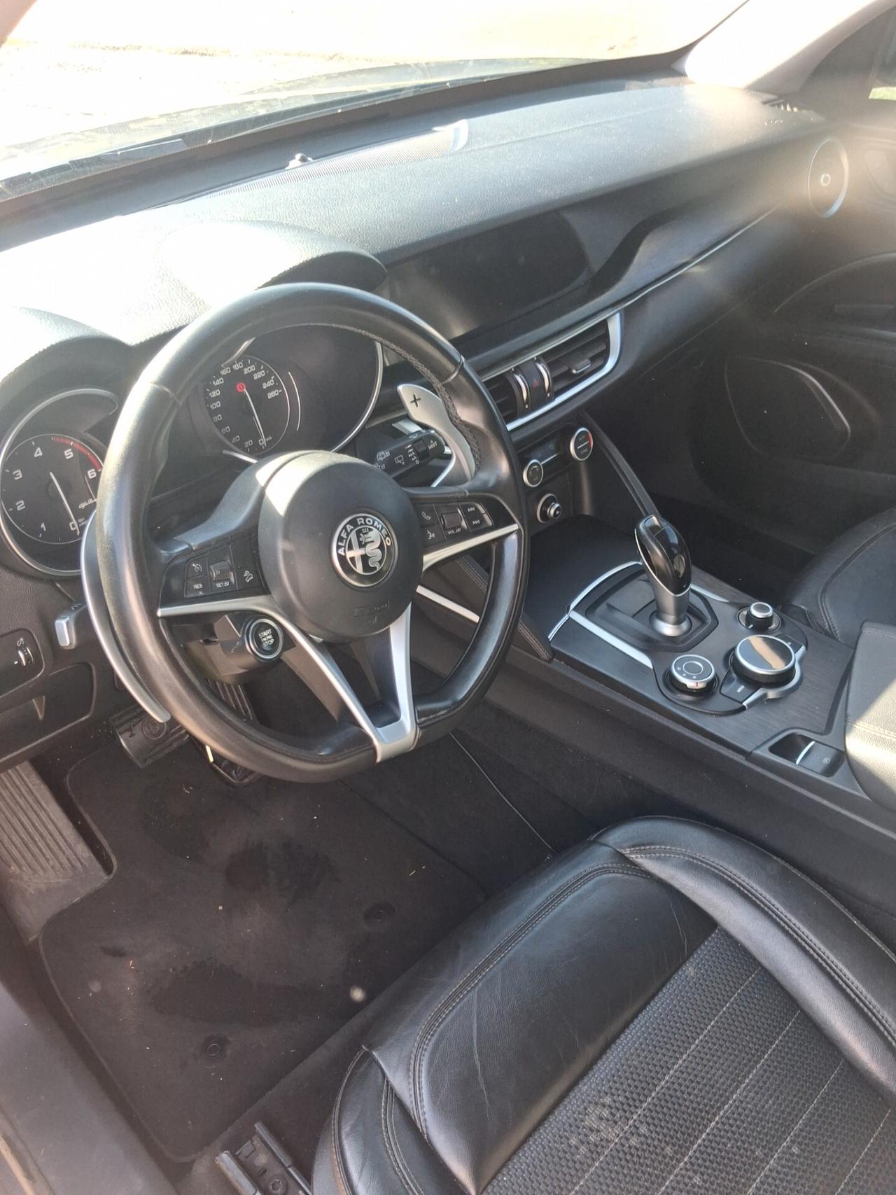 Alfa Romeo Stelvio 2.2 Turbodiesel 180 CV AT8 RWD Executive