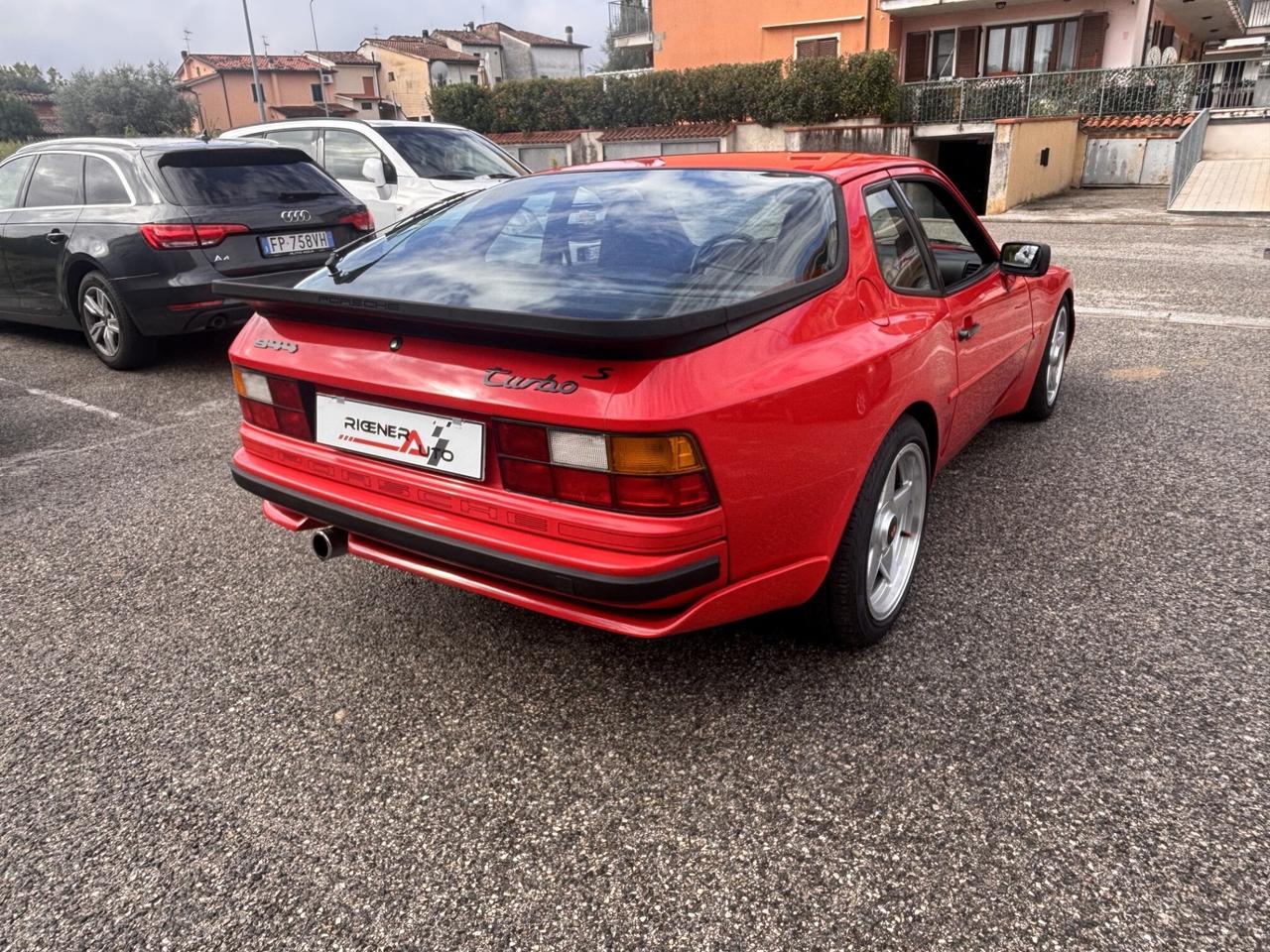Porsche 944 Turbo S