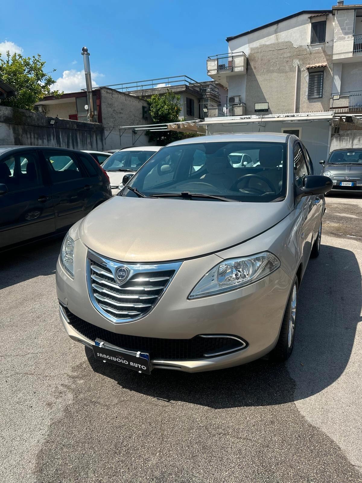 Lancia Ypsilon 1.2 69 CV 5 porte Silver