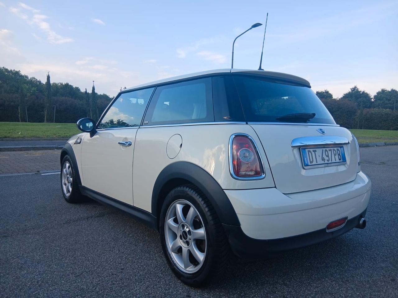 Mini 1.4 16V One Chili
