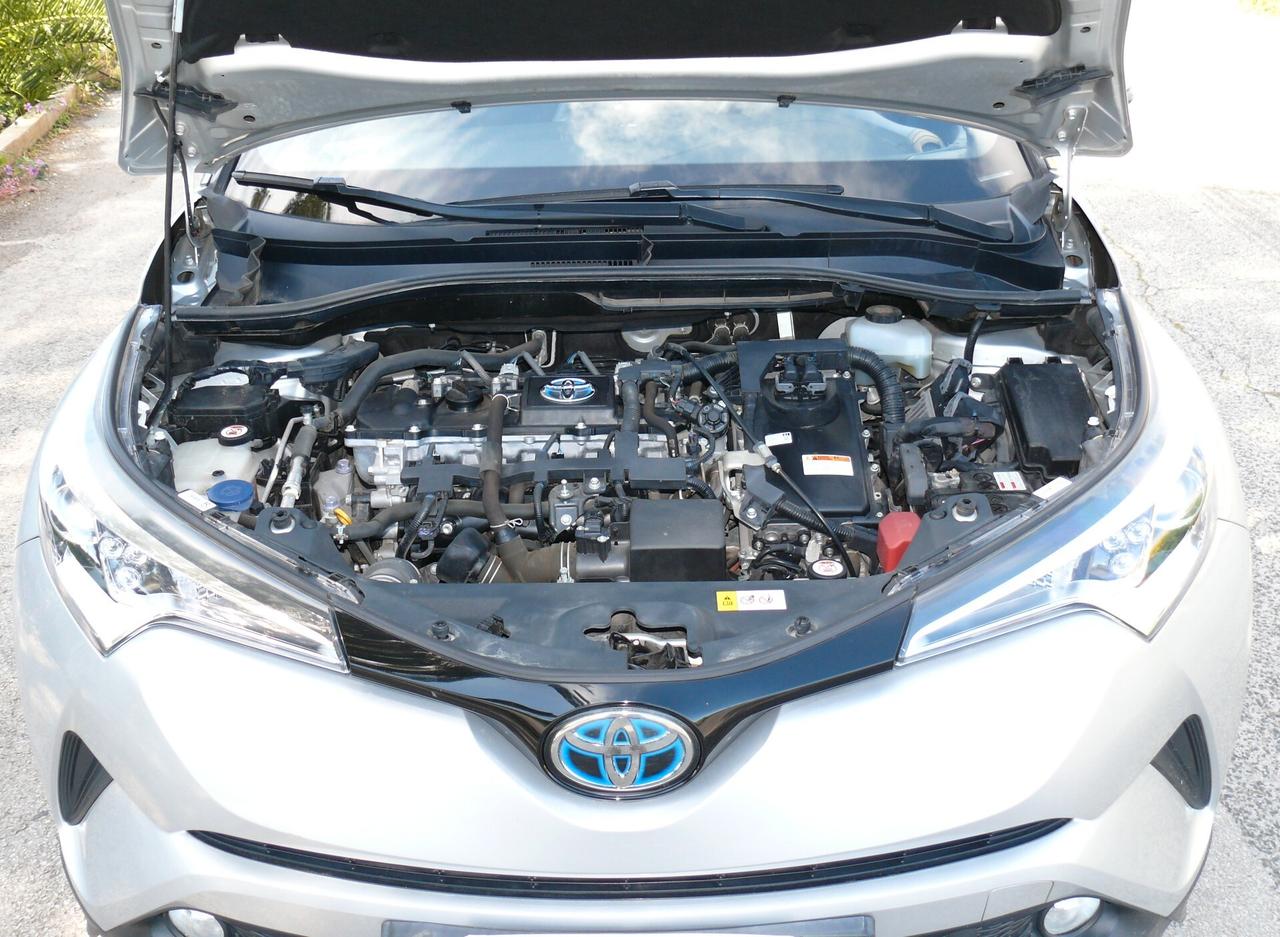 Toyota C-HR 1.8 Hybrid E-CVT Style (M1317)