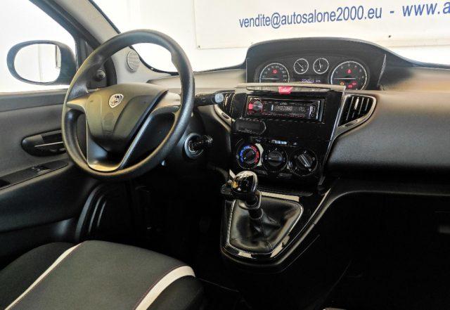 LANCIA Ypsilon 1.2 69 CV 5 porte Silver NEOPATENTATI