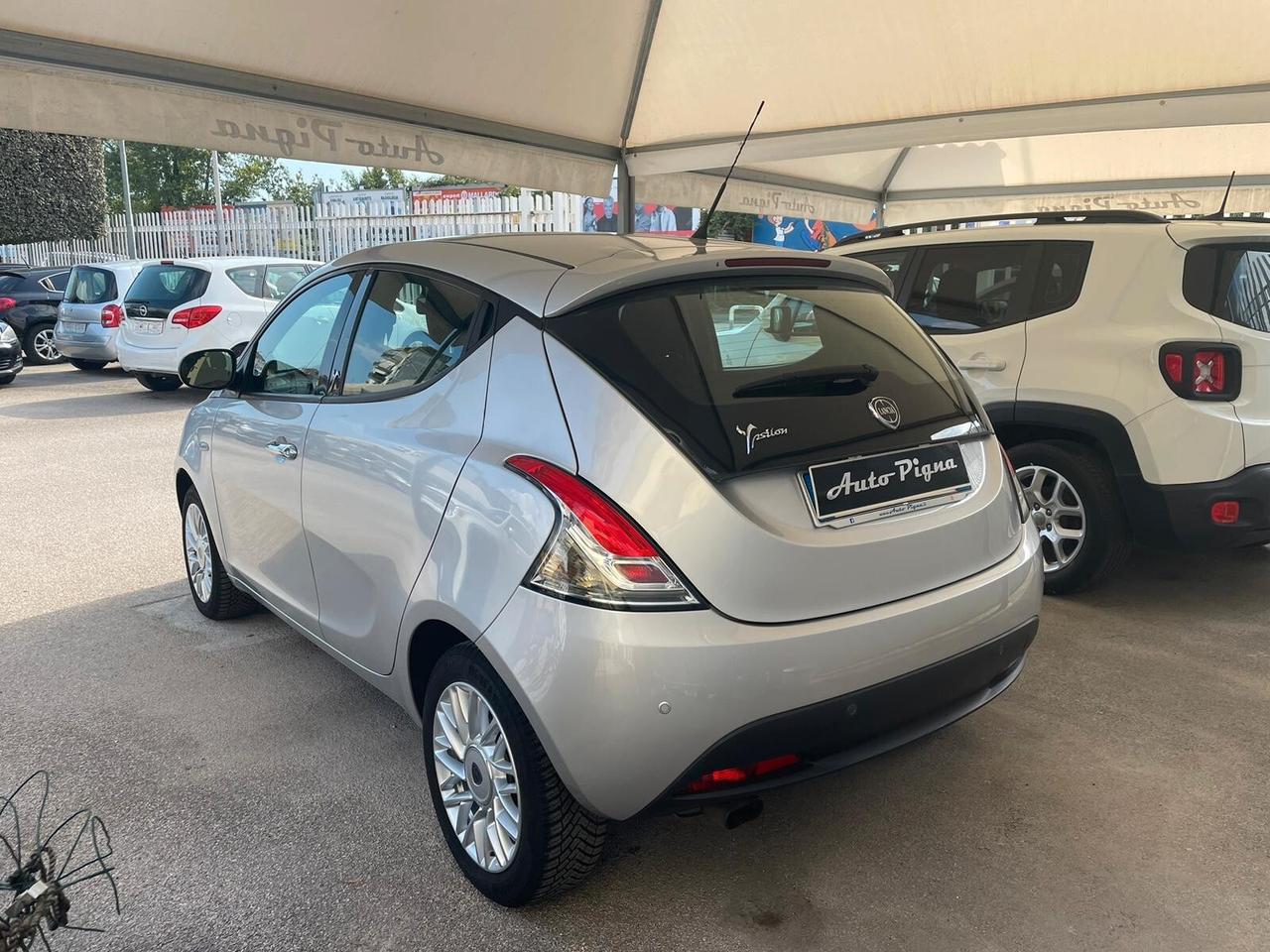 Lancia Ypsilon 1.2 69 CV 5 porte Platinum