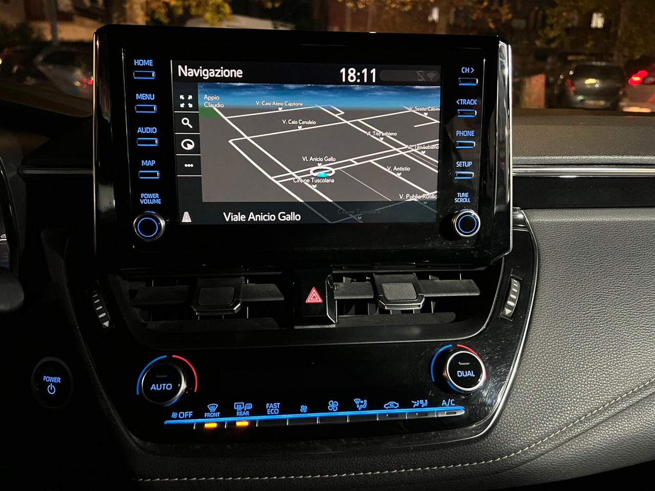 Toyota Corolla TS 1.8 Hybrid Business Tech