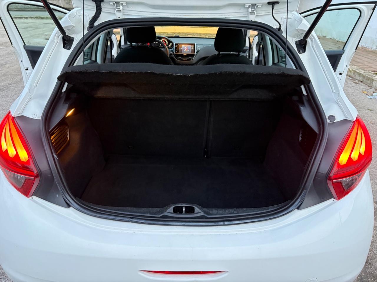 Peugeot 208 benzina - 2016 - 5 porte