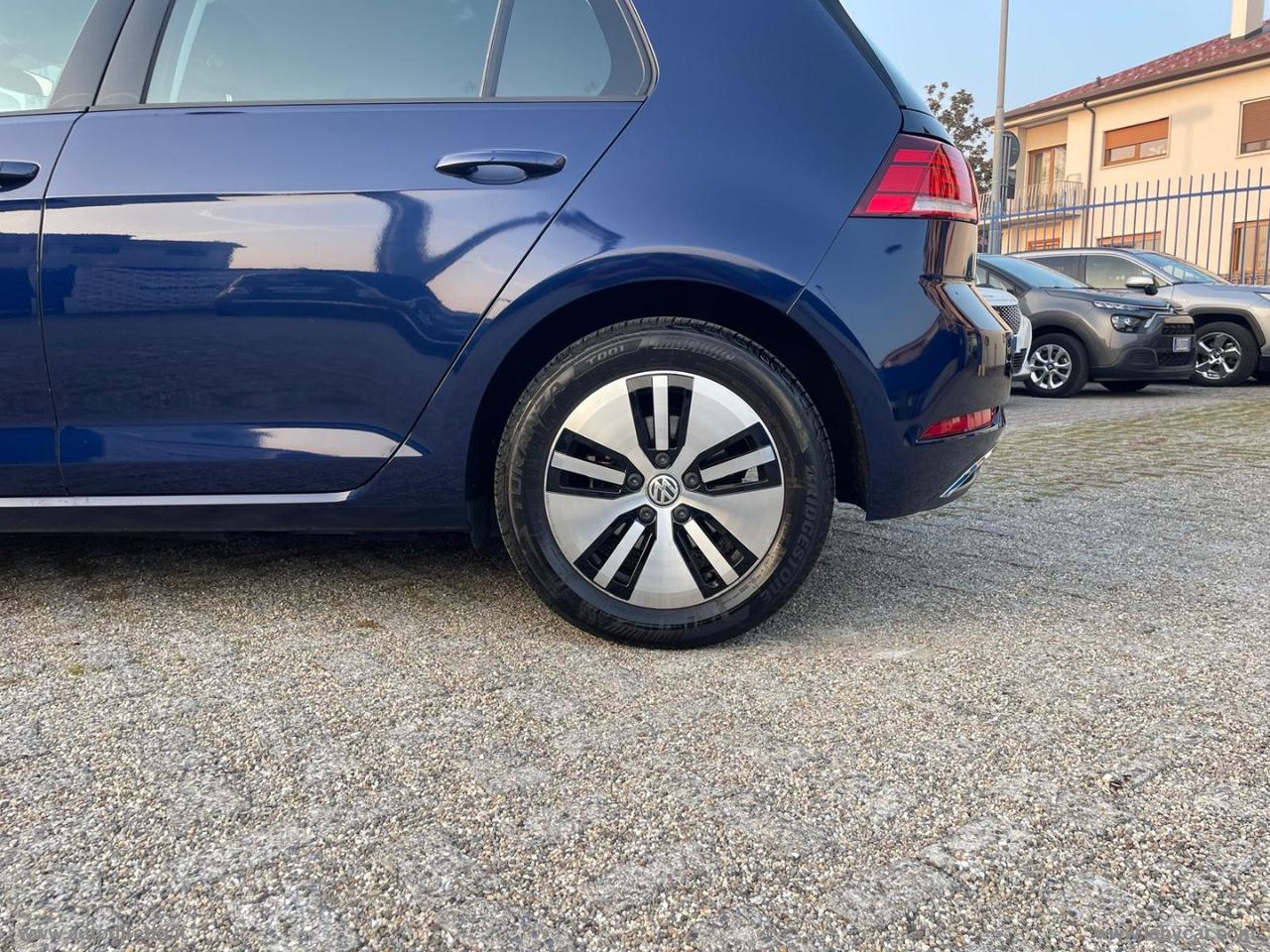 VOLKSWAGEN e-Golf 136 CV