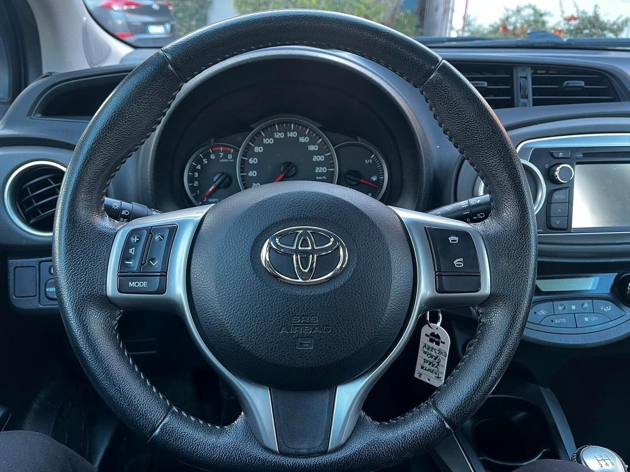 Toyota Yaris 1.0 Lounge x neopatentati