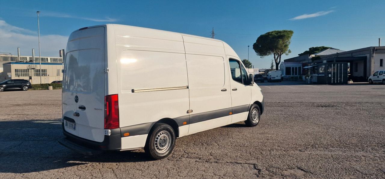 Mercedes Benz Sprinter passo medio tetto alto 150 cv trazione posteriore