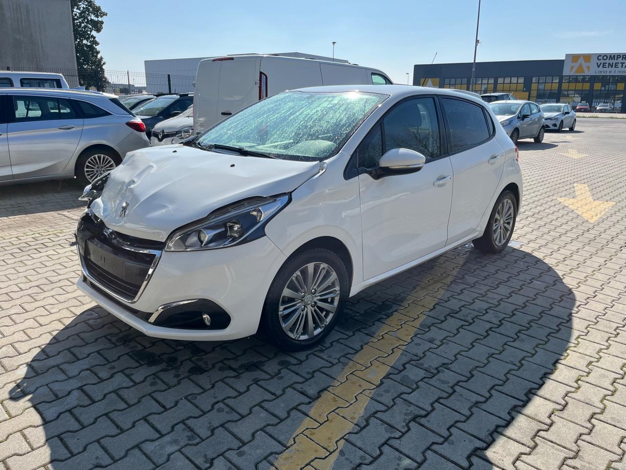 Peugeot 208 BlueHDi 75 3 porte Allure