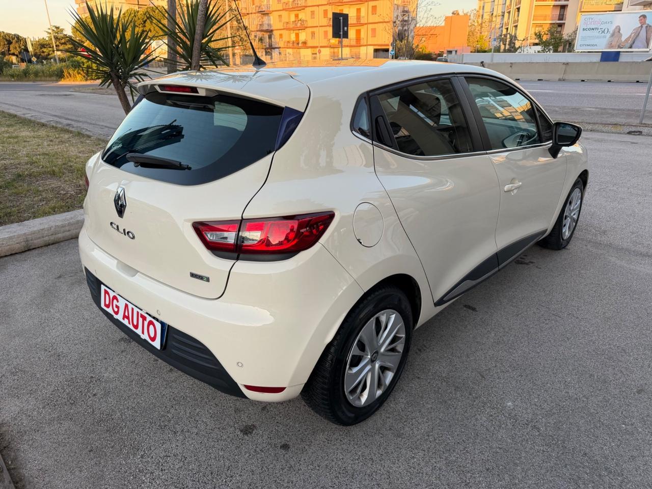 Renault Clio 1.5 dCi 90 cv 2017 navigatore