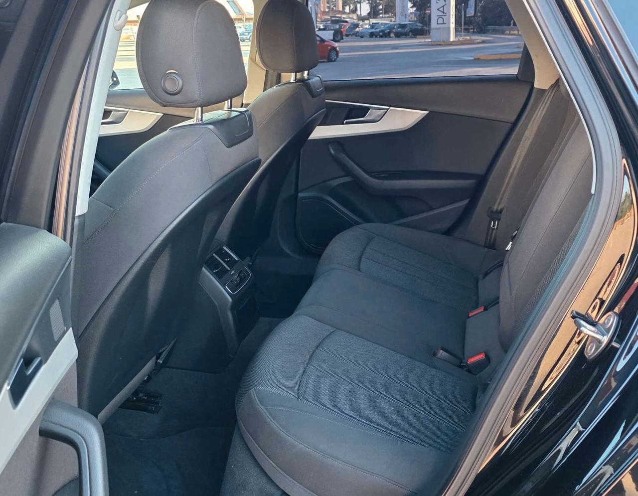 Audi A4 Avant 2.0 TFSI S tronic g-tron Business Sport