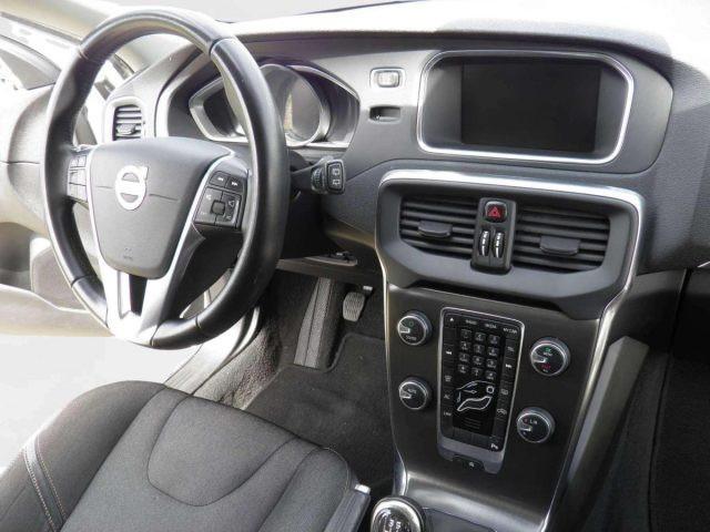 VOLVO V40 Cross Country V40 CROSS COUNTRY D3 MOMENTUM