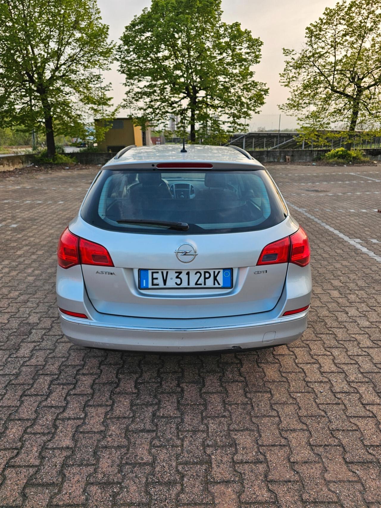 Opel Astra 1.7 CDTI 110CV Sports Tourer Cosmo