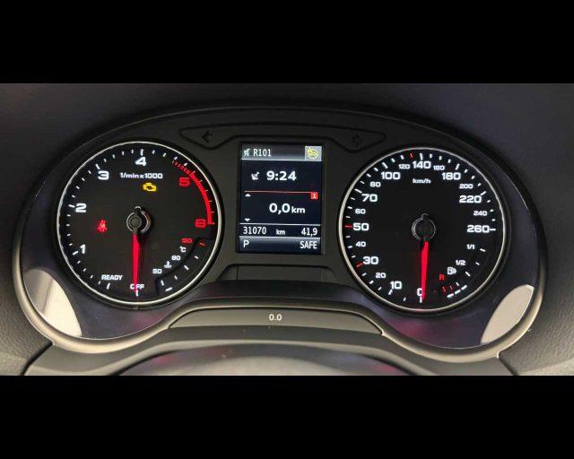 AUDI Q2 30 TDI S tronic Business