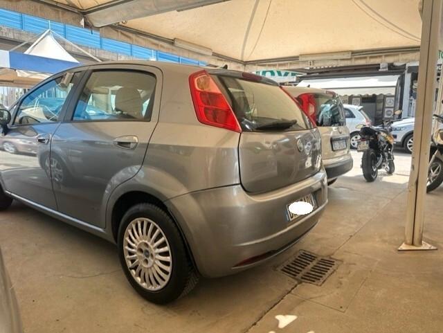 FIAT GRANDE PUNTO CON SOLI 84.700 KM!