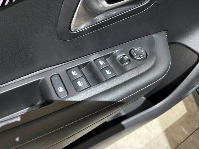PEUGEOT 208 1.2 T 100CV 5p Allure /PARK PLUS/CAR PLAY-NAVIG.