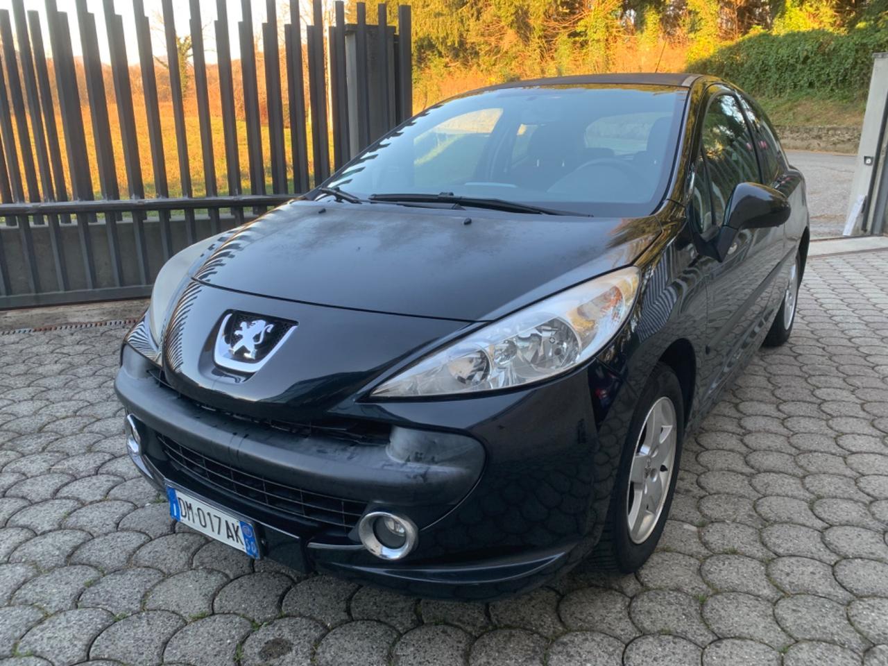 Peugeot 207 1.4 8V 75CV 3p. ONE Line