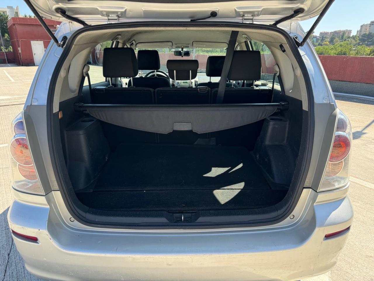 Toyota Corolla Verso 2.2 16V Sol AFFARE!
