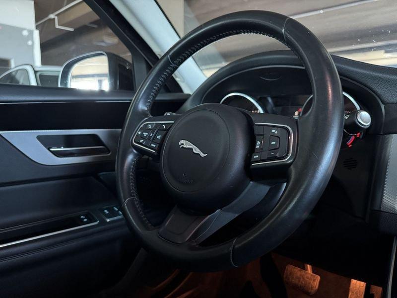 Jaguar XF 2.0D i4 180cv PRESTIGE AUTO