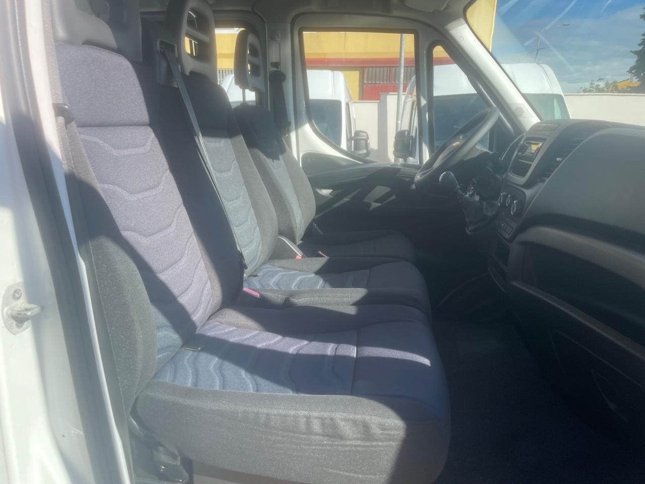 Iveco daily 35c12 7 posti cassone fisso