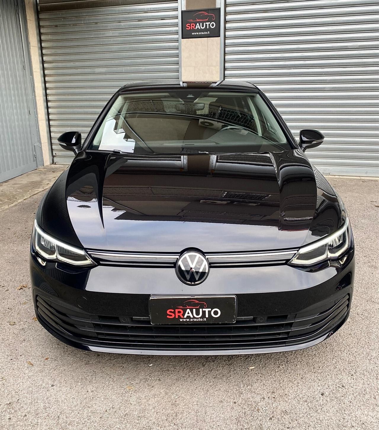 Volkswagen Golf 8 1.0 TSI 90cv - OK NEOPATENTATI