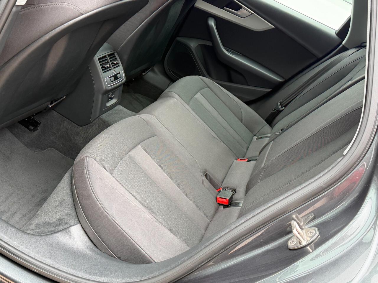 Audi A4 Avant 30 2.0 TDI 136 cv. MHEV S Tronic LINE EDITION