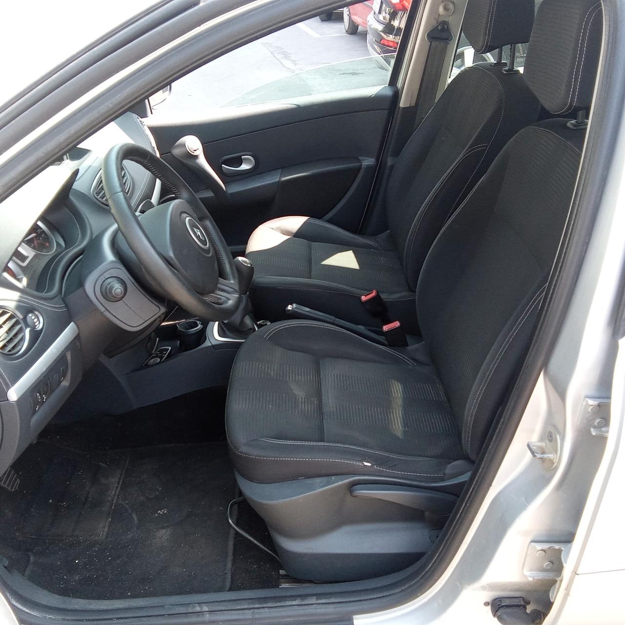 Renault Clio 1.2 16V 5 porte Dynamique