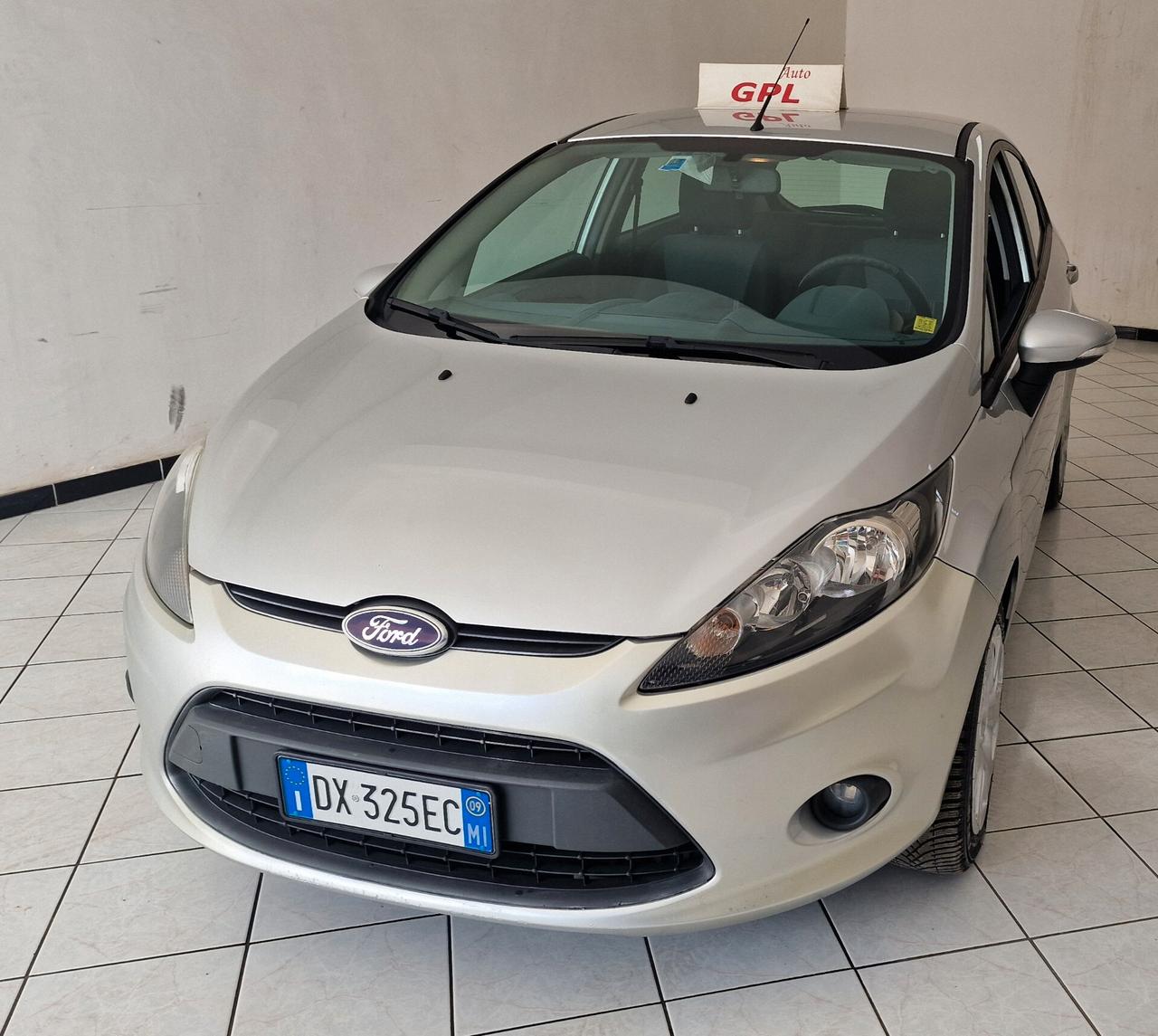 Ford Fiesta Gpl casa madre