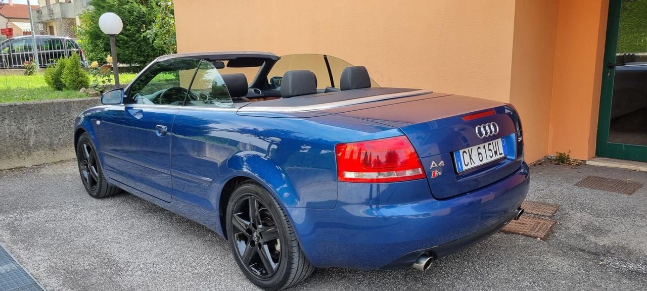 Audi A4 Cabriolet 2.4 V6 30V cat