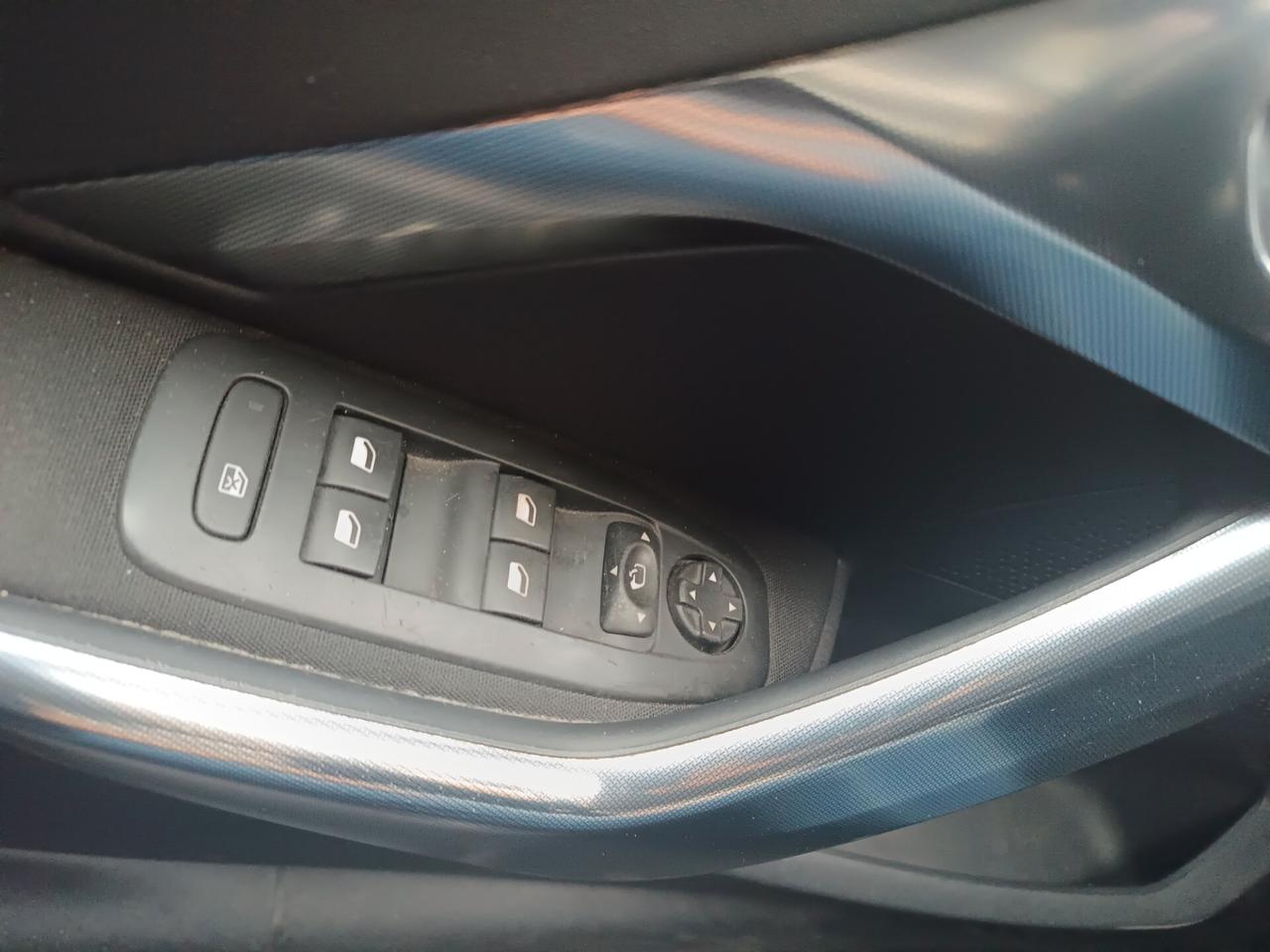 Peugeot 2008 1.6 e-HDi 92 CV ALLURE FULL OPTIONAL