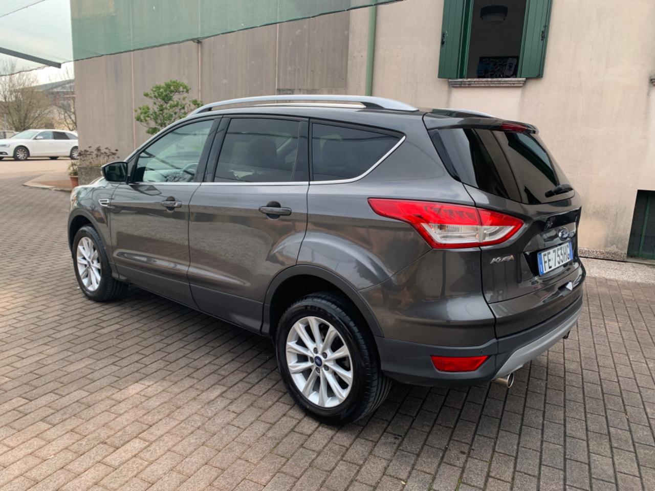 Ford Kuga 2.0 TDCI 150 CV S&S 4WD Powershift Titanium