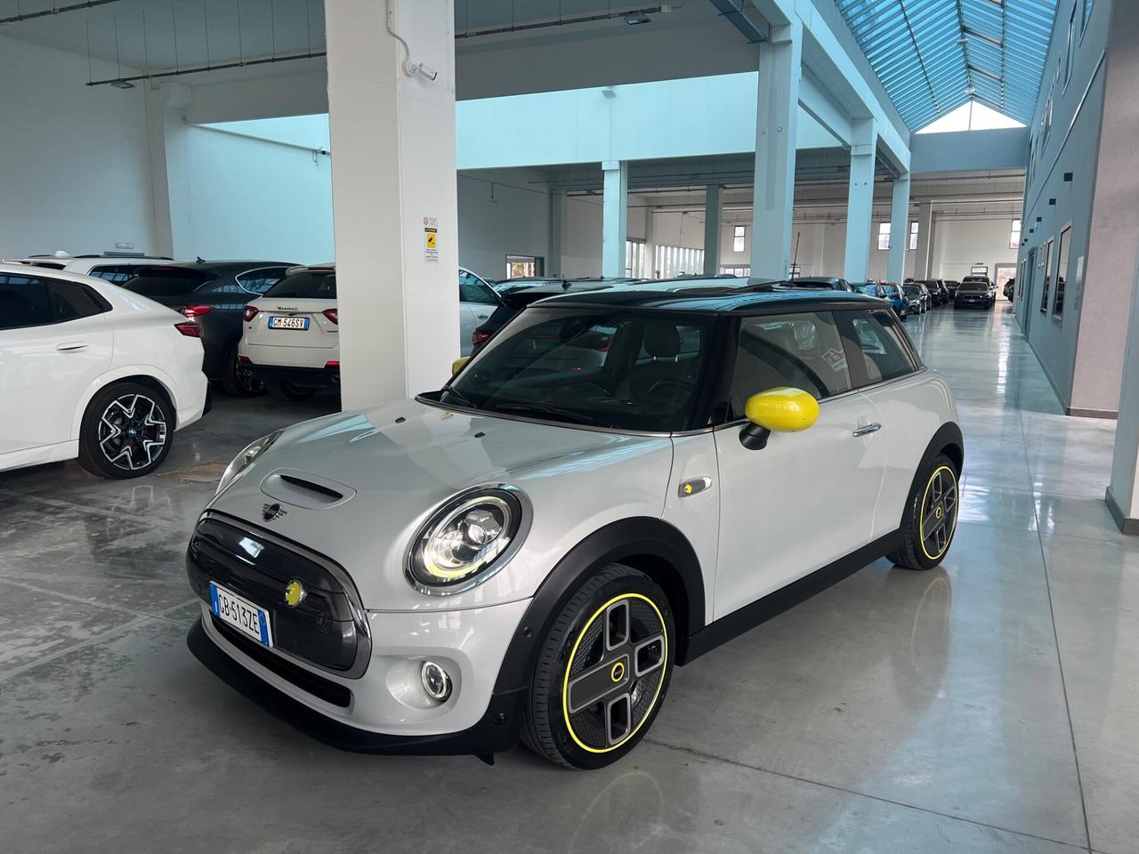 Mini Cooper SE offerta T-Stock prezzo imperdibile