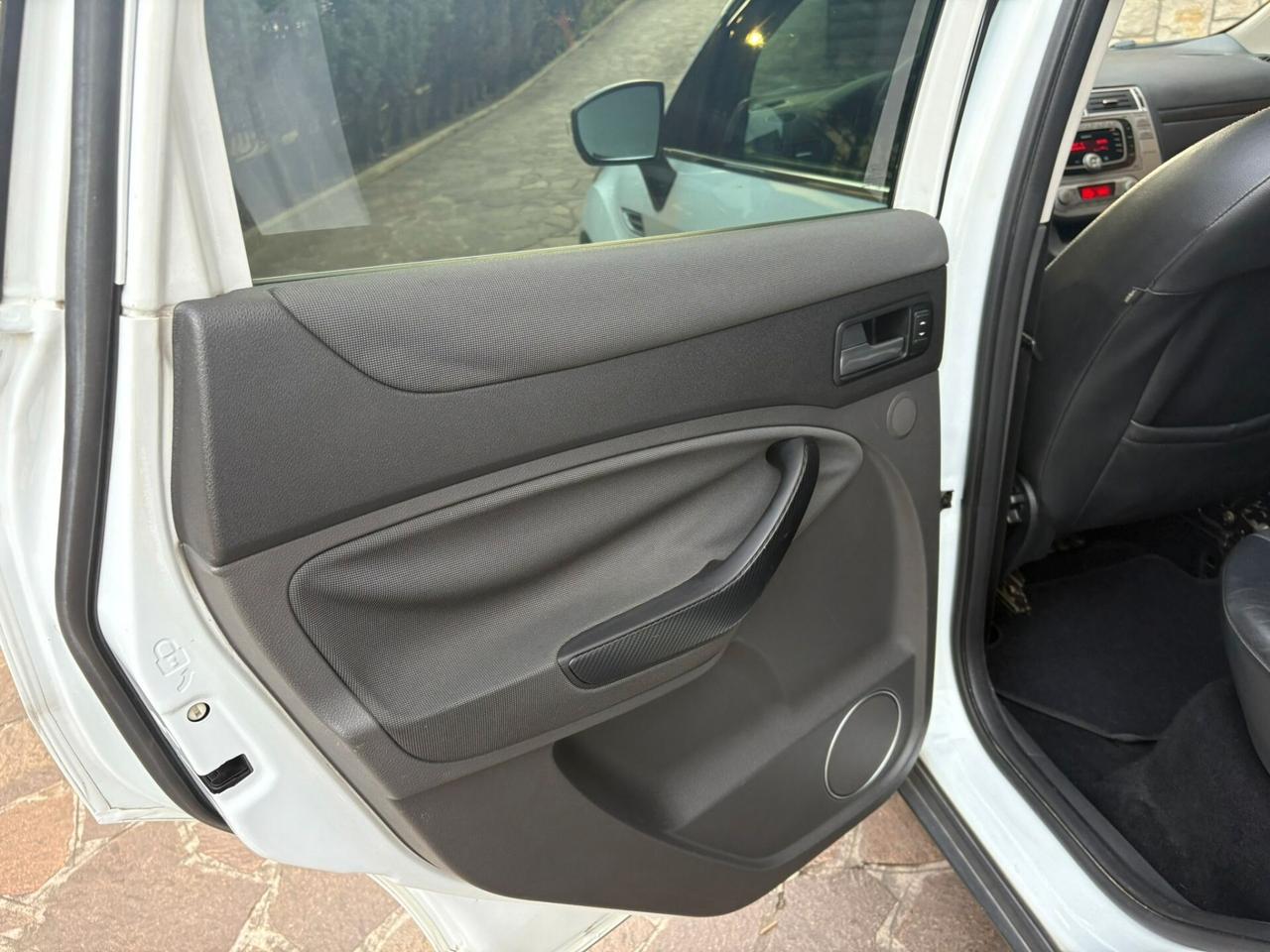 Ford Kuga 2.0 TDCi 140 CV 2WD Titanium DPF