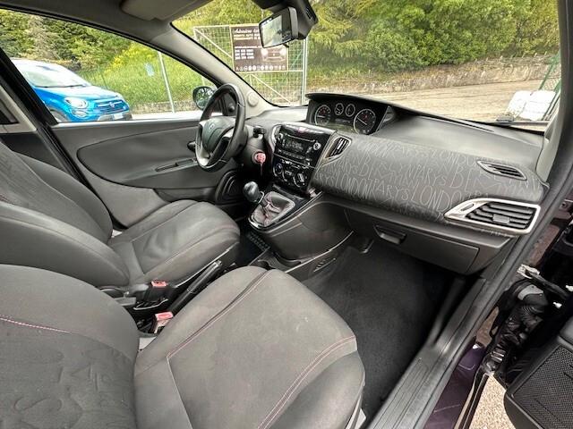 Lancia Ypsilon 1.2 69 CV 5 porte Elefantino