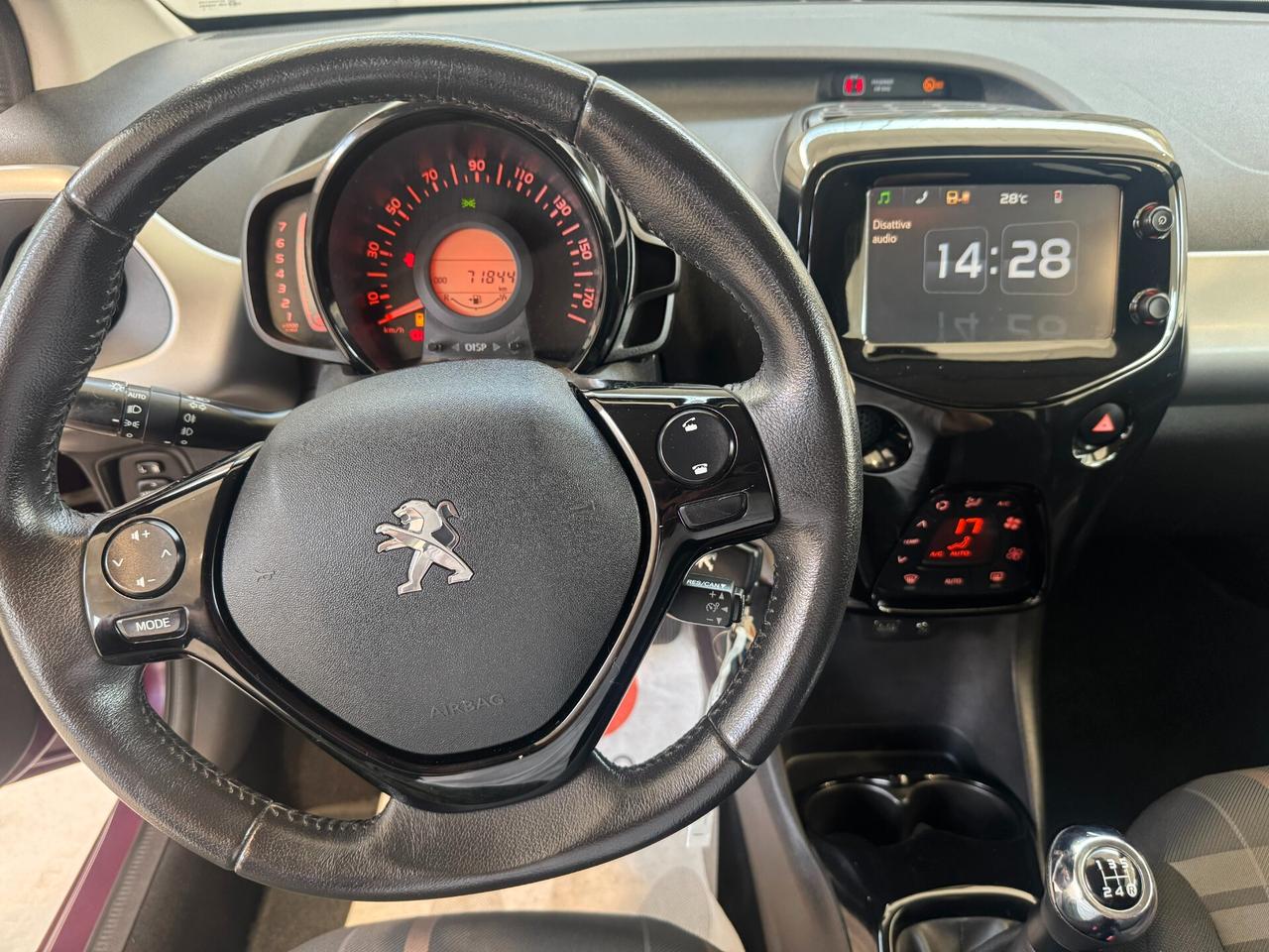 Peugeot 108 PureTech 82 5 porte Allure