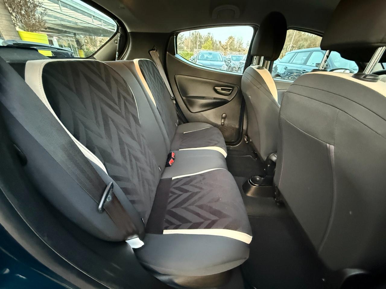 Lancia Ypsilon 1.2 69CV 5 porte Elefantino 68000km