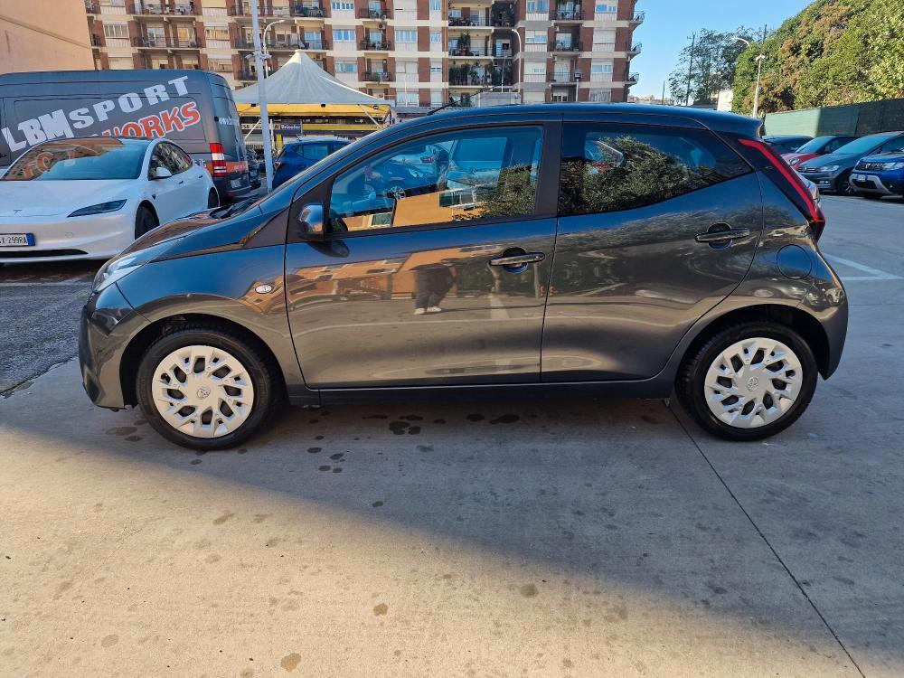 Toyota Aygo 5 Porte Aygo 5p 1.0 x-business m-mt 72cv