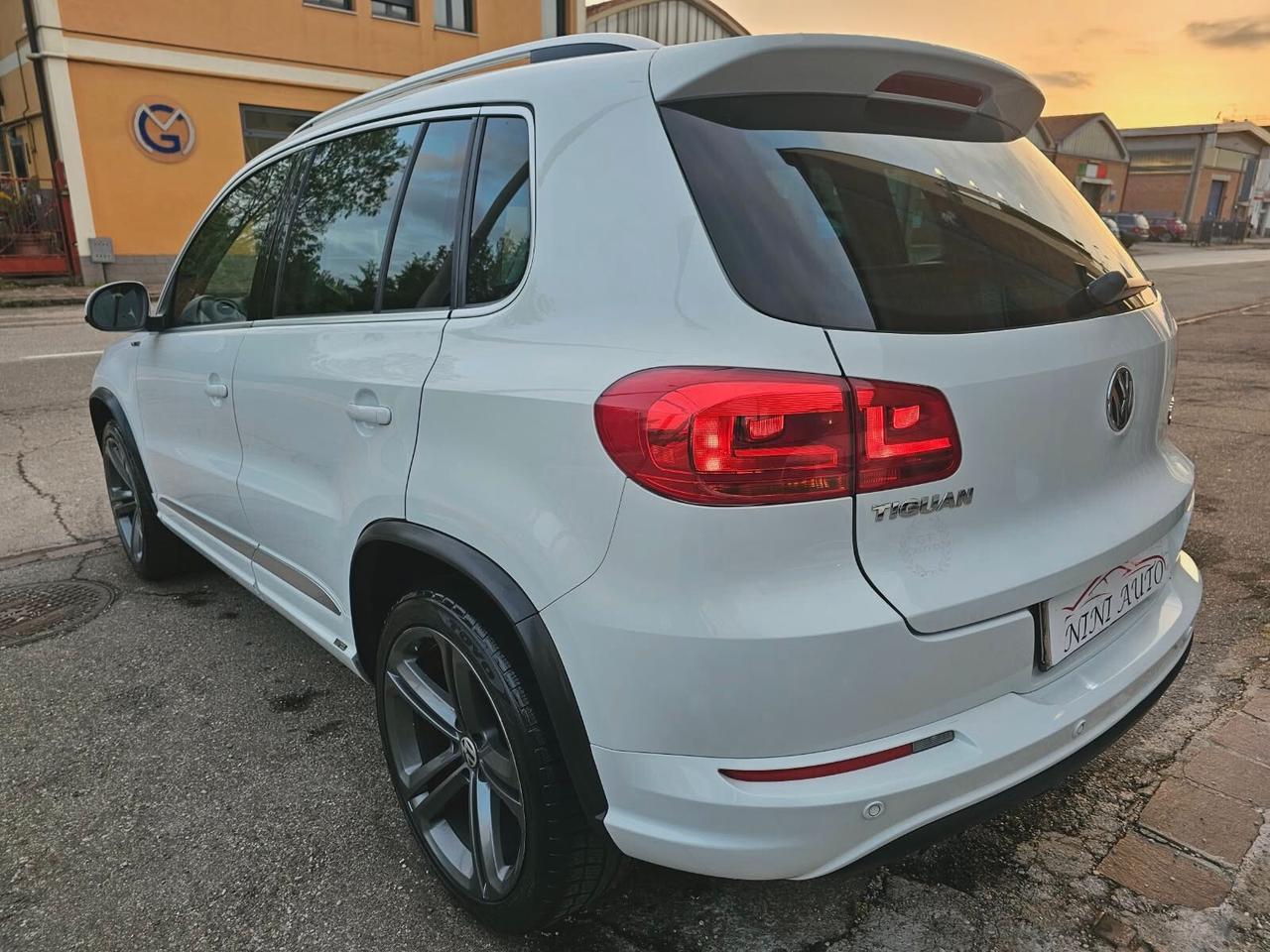 Volkswagen Tiguan 2.0 TDI 177cv R-Line 4Motion DSG*Navi*19*
