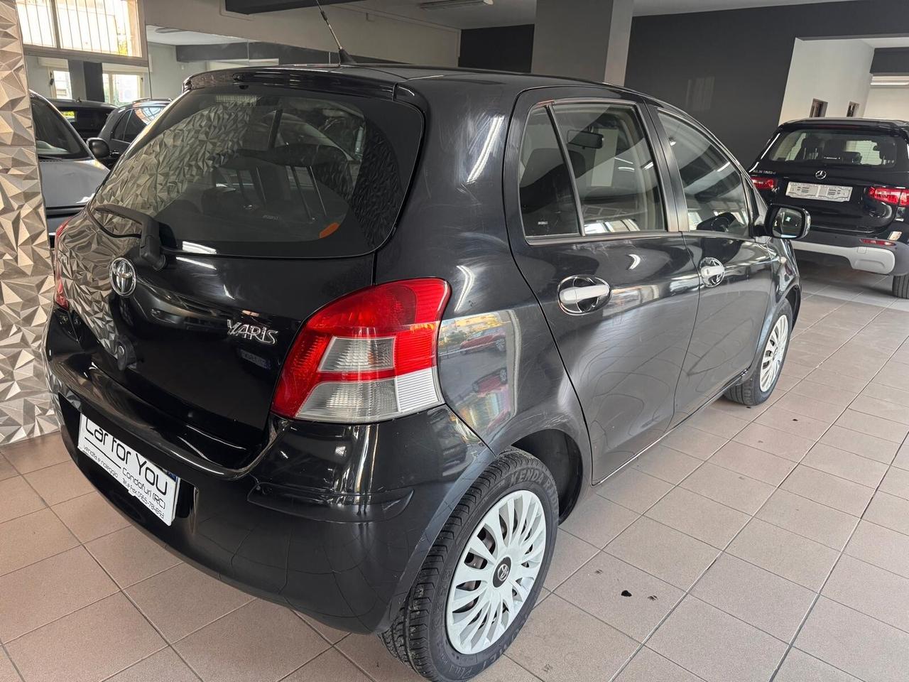 Toyota Yaris 1.0 5 porte Now