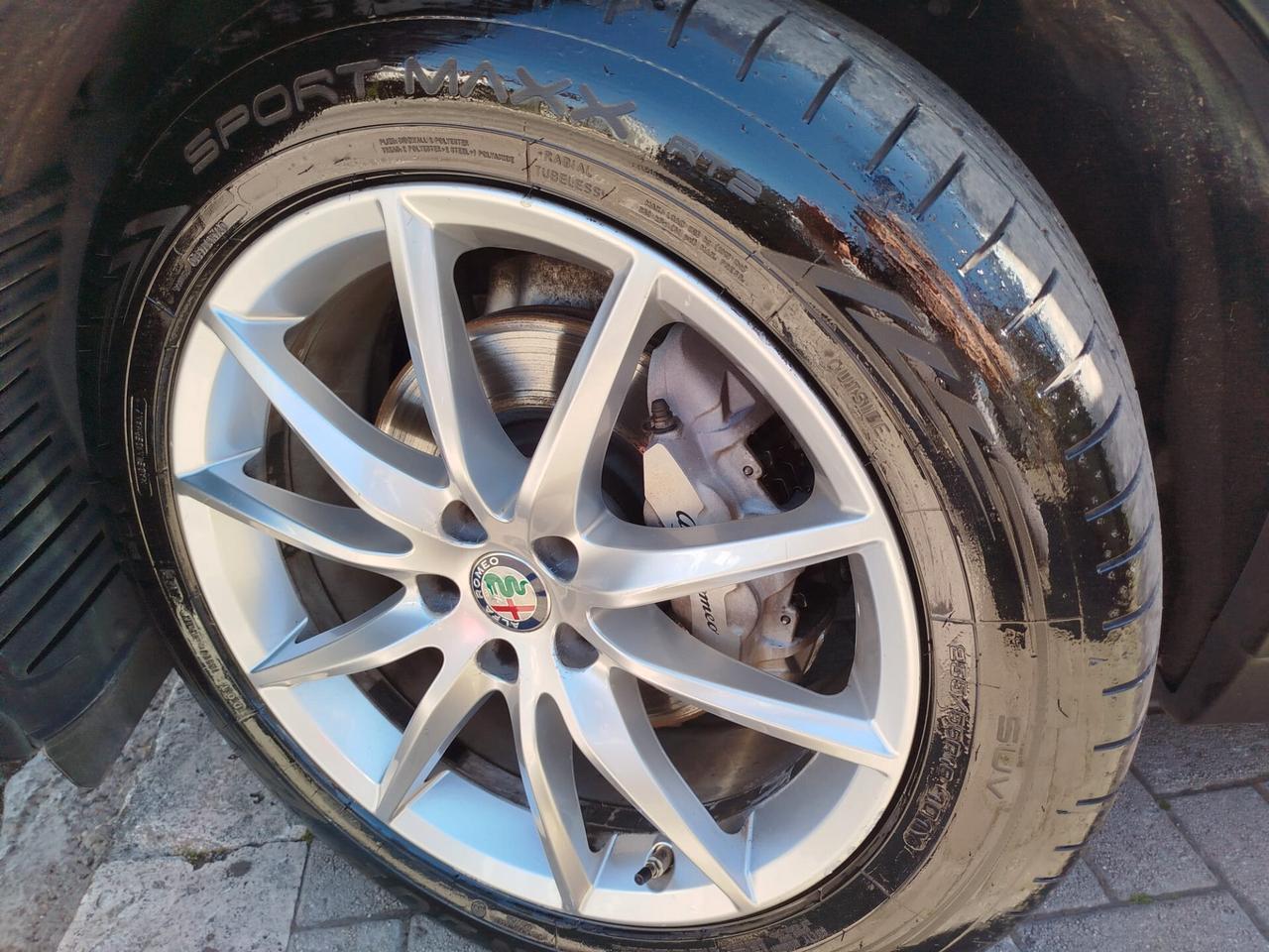 Stelvio 2.2 -180cv AT8 UNIPRO-CRONO TAGLIANDI- DISTRIBUZIONE FATTA-GARANZIA 12 MESI