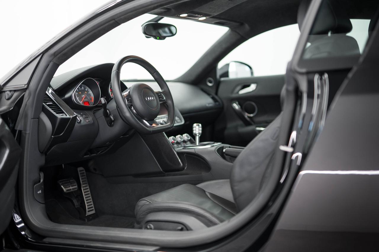 Audi R8 4.2 V8 FSI quattro R tronic IVA ESPOSTA